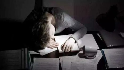 每天都要2点后才睡，真怕会猝死，人熬夜到什么程度会猝死？