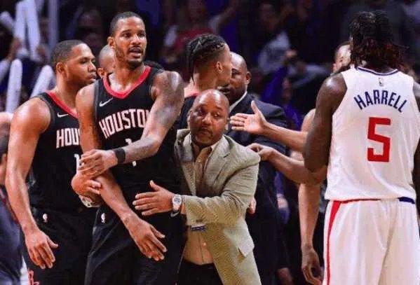 小弟为大哥挡枪？阿里扎格林被禁赛两场！这次联盟对火船大战的处罚你怎么看？