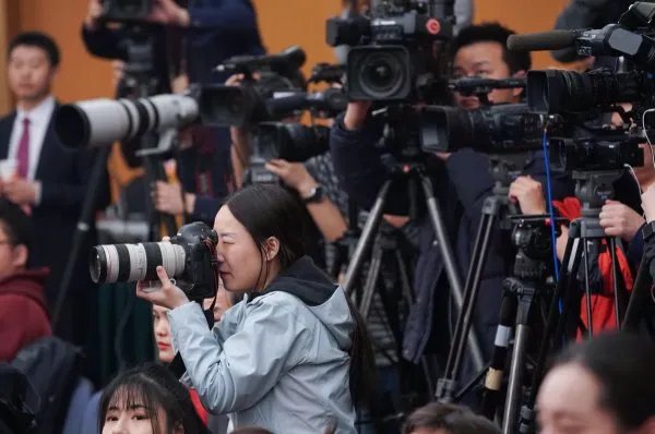 记者因采访徐峥被开,究竟是怎么回事?