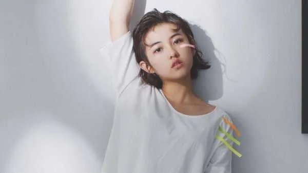 张子枫北电艺考第三名，踏入大学后的她会有更好的资源吗？