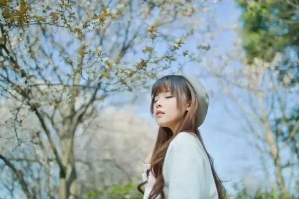 76岁奶奶坚持长跑十年，什么样的人能够坚持一件事那么久？