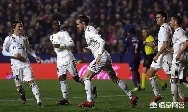 贝尔推开上来庆祝的巴斯克斯，西媒曝料：因队友干涉其私生活让贝尔感到愤怒，你怎么看？