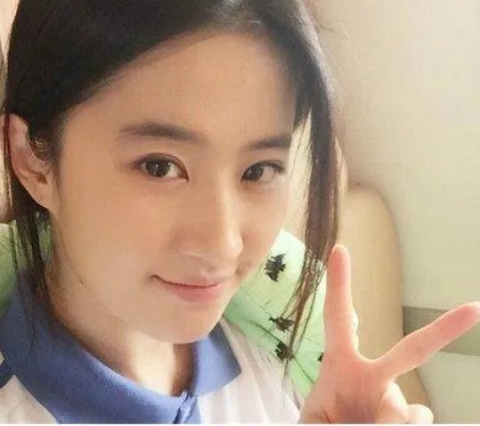 刘亦菲的国籍为何是美国的？