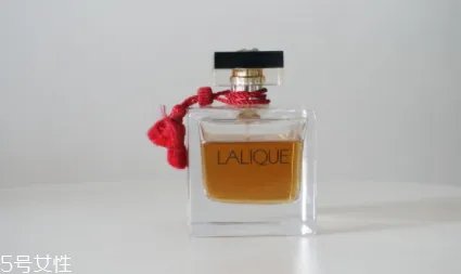 25岁左右用什么香水好 平价又好闻持久的香水