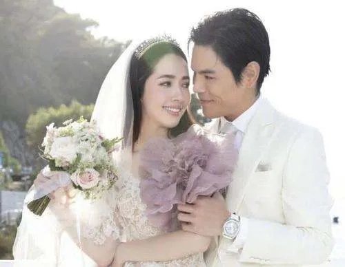 向佐和郭碧婷究竟是怎么认识的？