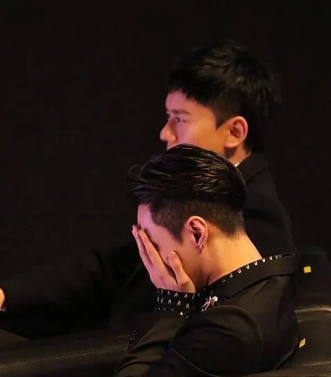 张艺兴连拿三个什么奖？