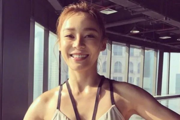 袁姗姗离开于正后就没什么资源了，为何要离开于正这么好的靠山？