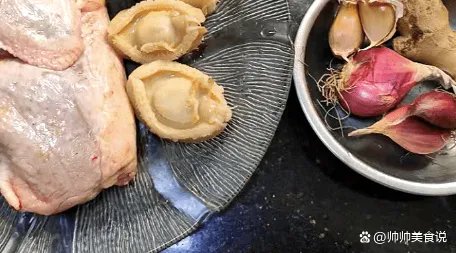 鲍鱼焖鸡肉如何做,简单易学,吉祥喜庆,待客有面子呢?