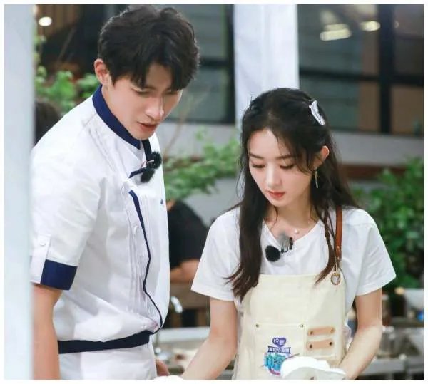 在中餐厅吐槽大会上，赵丽颖是真的生气了吗？