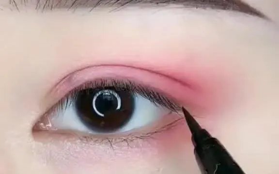 眼妆新手初学化妆教程?