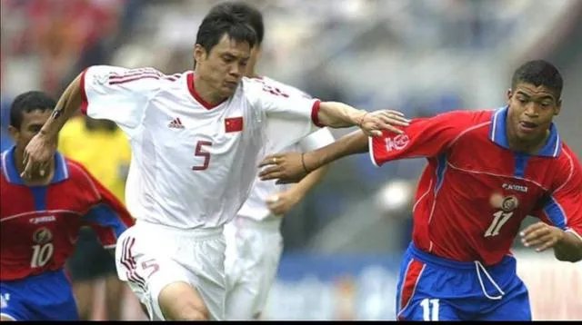 范佩西和范志毅这两个范大将军,谁能力更强,谁国际足坛地位更高?