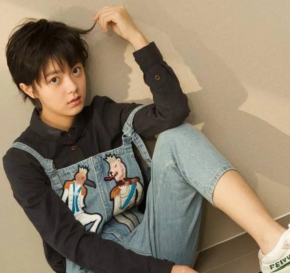 赵今麦八卦之成名前经历：赵今麦父母与家庭背景