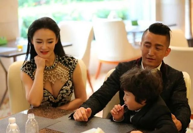 如何看待邹市明称拳王卫冕战被人暗动手脚，曾遭受匪夷所思的干扰？