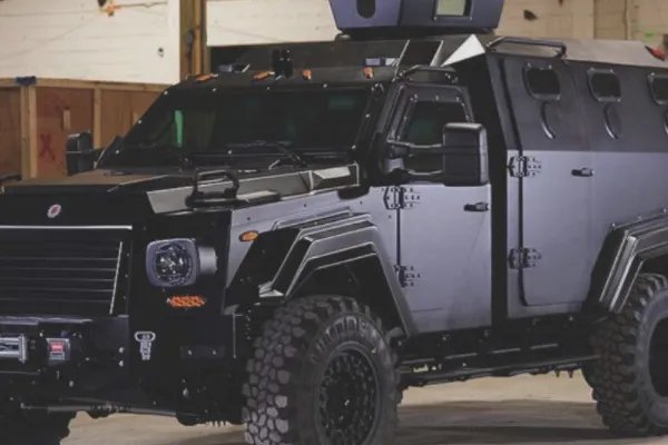 速度与激情5中的装甲车