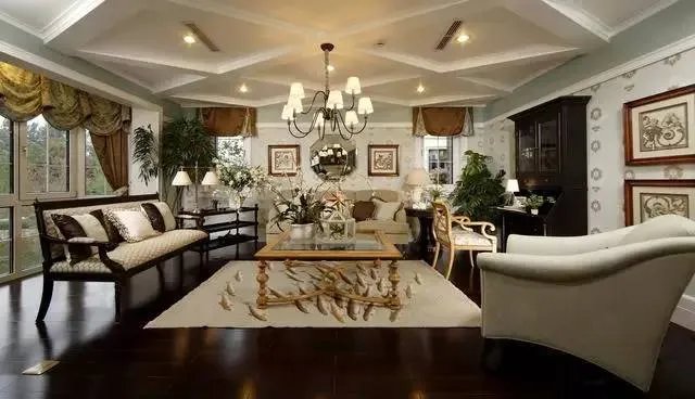 看多了美式乡村别墅，来欣赏一下英伦风的乡村风格吧！