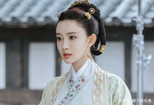 拍古装剧做美甲,为了漂亮对袁咏仪撒谎,如今被郭敬明骂哭,她是谁?