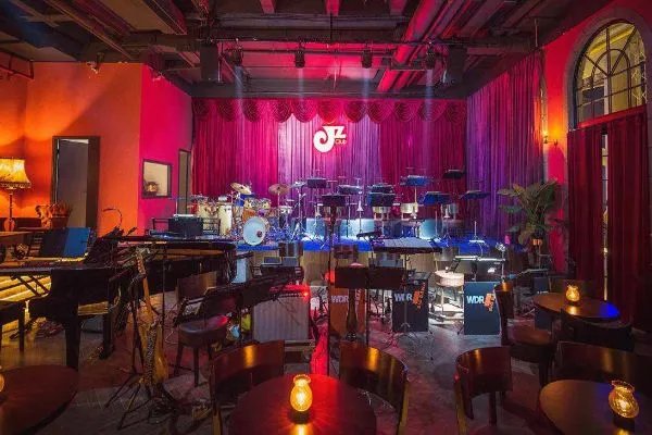 广州十大酒吧,苏荷酒吧上榜CK,vins充满科技感