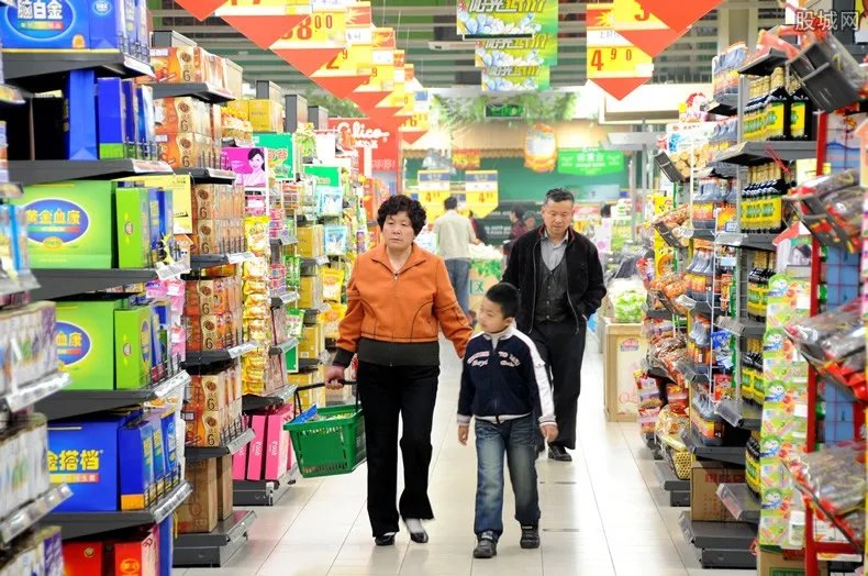 四川超市发生踩踏 超市开业促销优惠疏忽安全问题