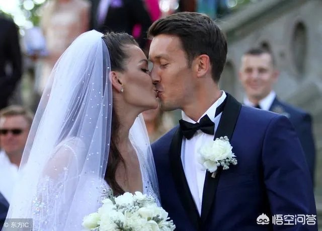 女子网球前世界第二名拉德万斯卡宣布退役,如何评价这位波兰女名将?