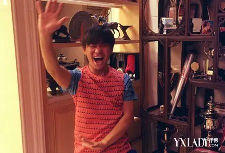 王宝强首谈婚变几度哽咽泛泪光