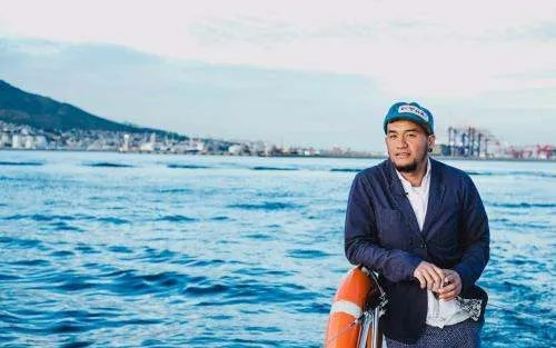 有一首歌，有句歌词是“...眼泪就掉下来”，好像是讲分别的，谁知道歌名？