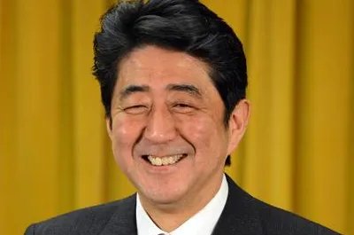安倍晋三致歉遭抨击吗？