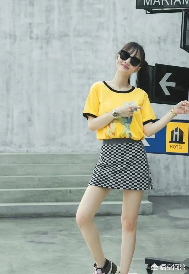 李小璐淘宝店日销10万，为何明星从“带货”转“卖货”？