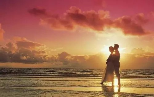 同龄人结婚有什么忌讳 同龄人结婚的优缺点有哪些