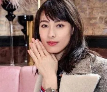 梁洛施跟李泽楷分手多年，为何不嫁其他人？