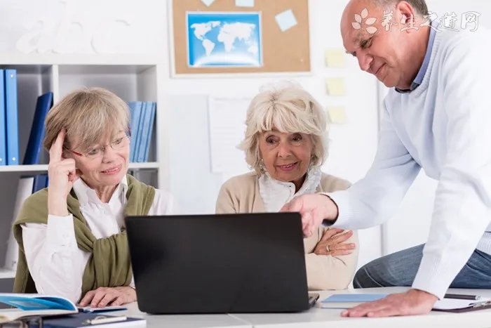 如何教老人上网