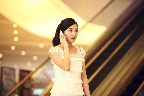 网爆彭冠英张含韵已经领证结婚，为何两人恋爱能如此低调？