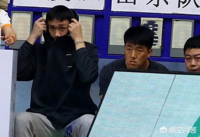 丁彦雨航赛后喊话赵继伟:交给你们了兄弟，别让我失望，对此你怎么看？