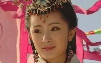 蔡文姬和曹操是什么关系？为何曹操要重金赎回她呢？