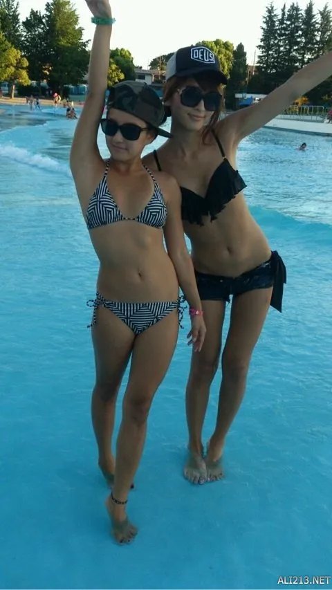 每日福利大放送 长腿模特佐藤かよ大秀惹火身材