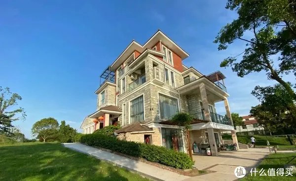 明星豪宅有啥好羡慕的，中国真正的千万豪宅都在农村！