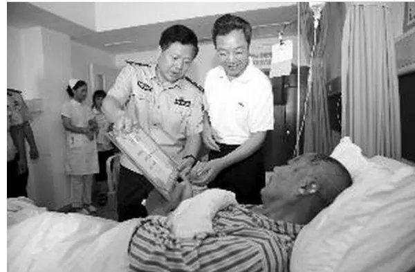 6旬老人见义勇为被授予什么称号了？