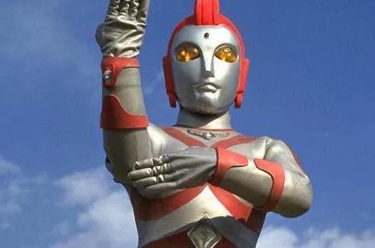 最爱吊打怪兽的夫妻奥特曼(图)