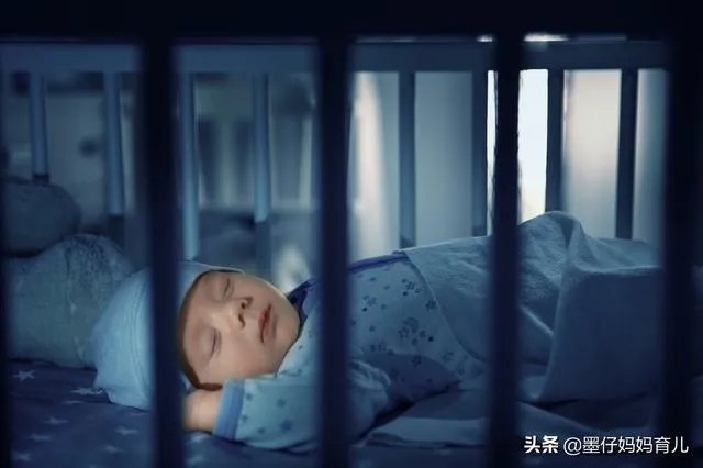 哺乳期妈妈涨奶挤奶的时候宝宝都很快就醒来是怎么回事