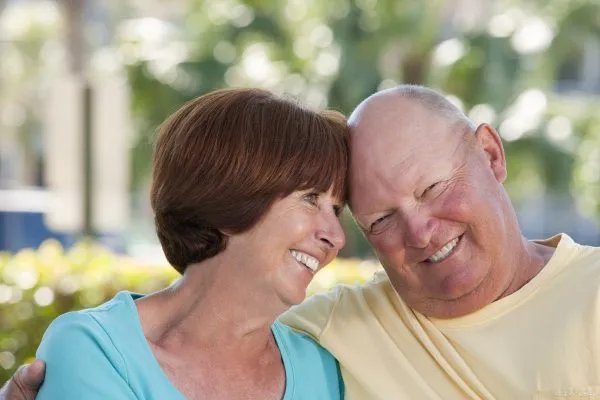 男人在乎你，会有哪几种“犯傻”表现，说明是真爱你？