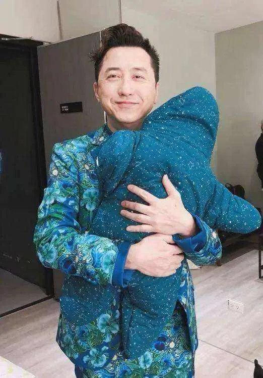 天王歌手庾澄庆,痴恋伊能静22年却离婚,当年两人离婚真相是什么?