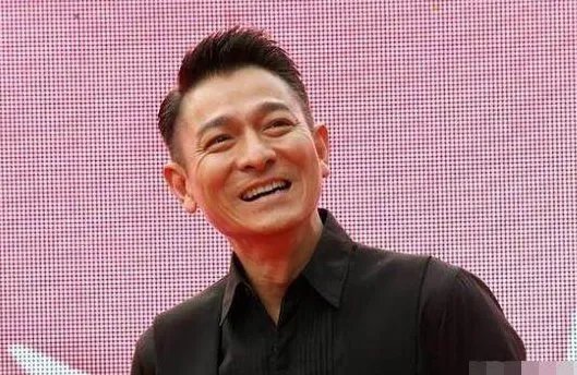 刘德华获博士学位却高兴不起来是为什么?