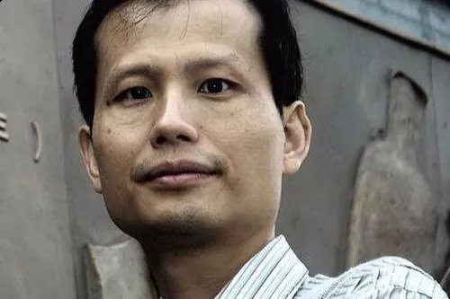 方舟子的老婆是谁，为什么能忍受的了他？