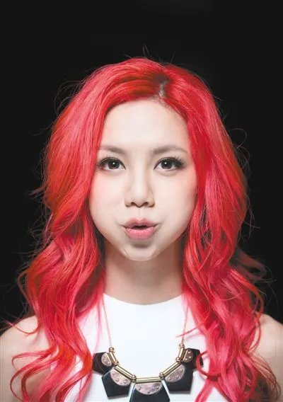 邓紫棋的金鱼嘴怎么弄 独家模仿教程大放送