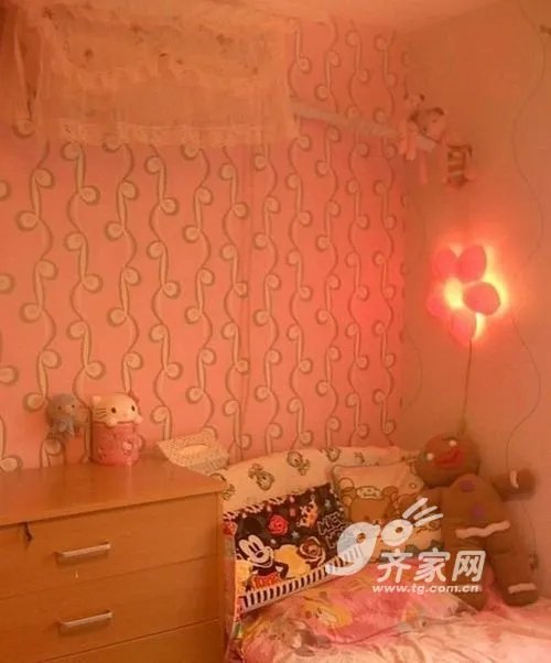 屋主2万巧手翻新 2手旧房惊变可爱小蜗居