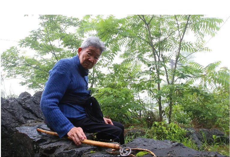 孤寡老人花26万修活人墓是怎么回事?