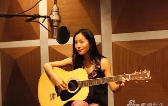 有没有人跟我一样觉得江一燕很漂亮的？