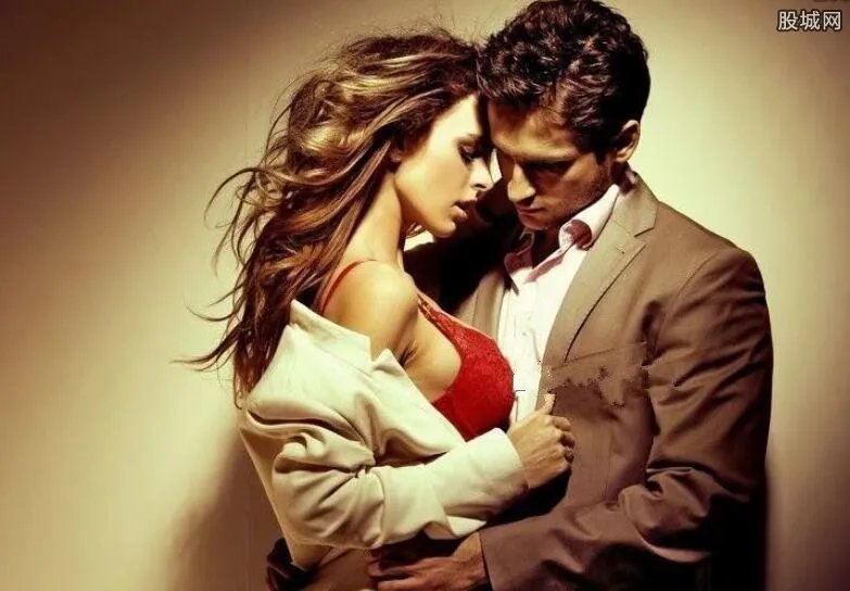 男人强吻女人照片 情侣如何利用亲吻加深感情