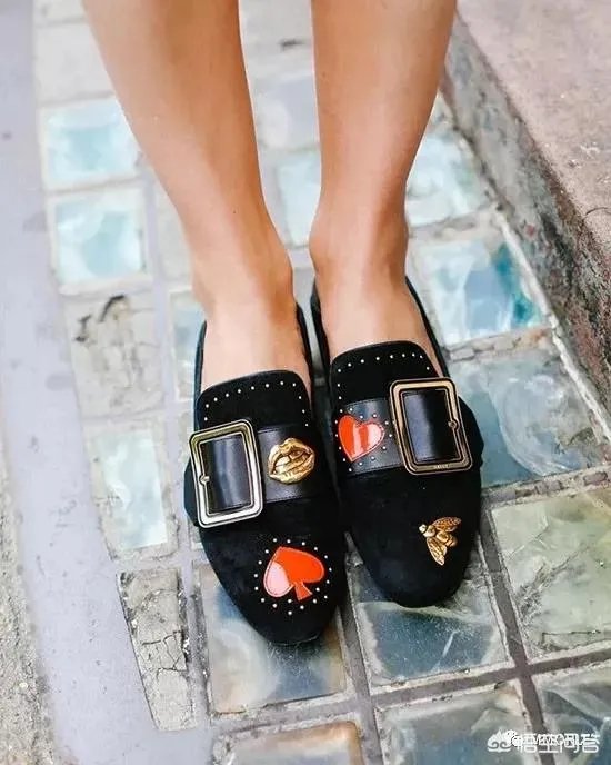 能推荐一些淘宝上有风格的女鞋吗？