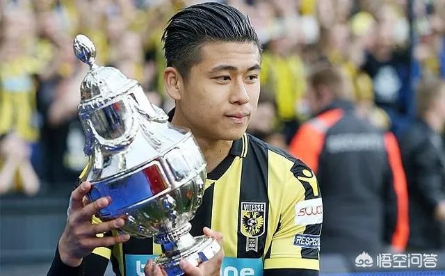 如何看待张玉宁坚持在荷兰踢球？