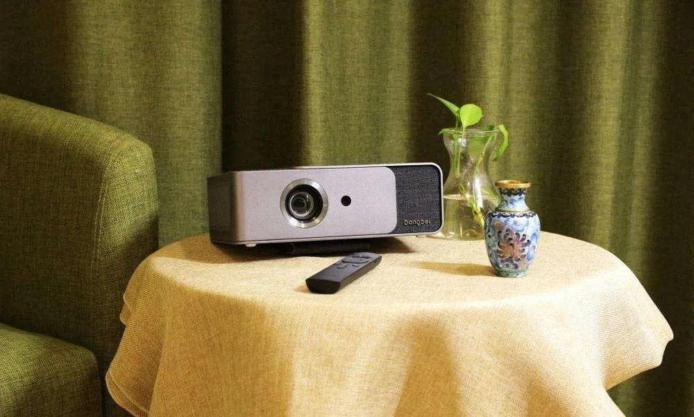 投影仪幕布是买硬幕还是软幕好?二者之间究竟有什么区别